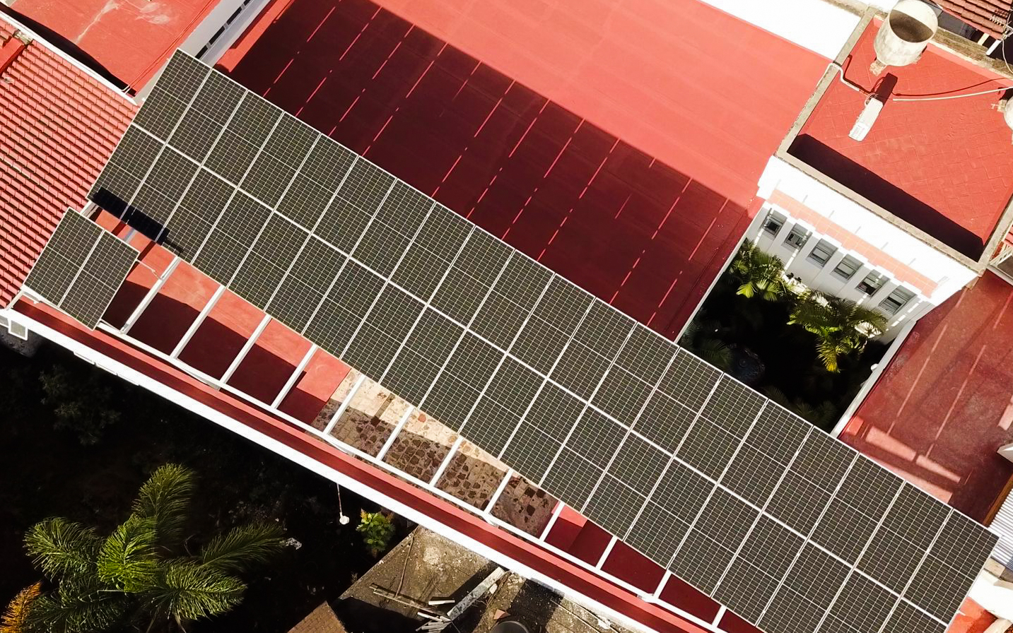 Paneles solares; alternativa eficaz de energía limpia.