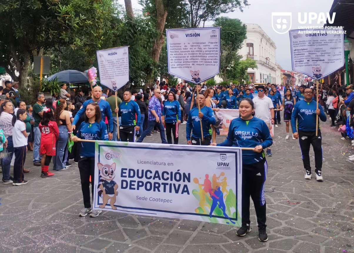 Licenciatura en Educación Deportiva sede Coatepec presente en el Desfile Conmemorativo del 114 Aniversario del inicio de la Revolución Mexicana.