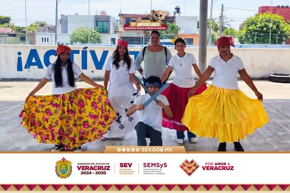 ¡869G celebra 15 años de UPAV con pasión!